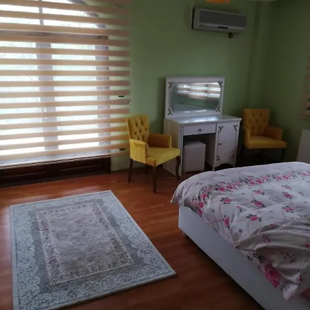 Manzarali Havuzlu Trabzon