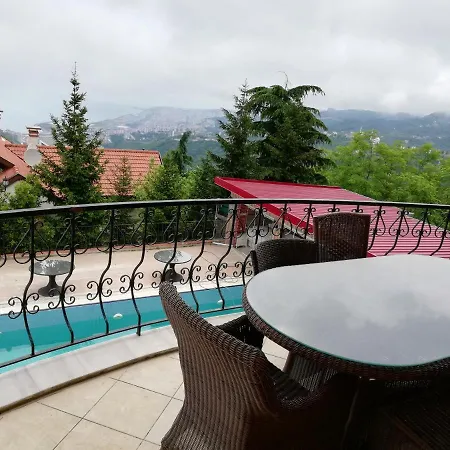 Manzarali Havuzlu Trabzon