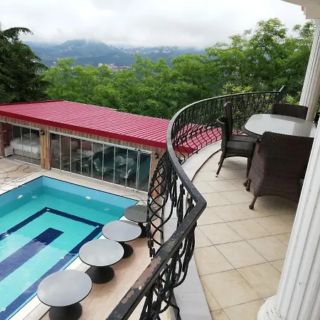 Manzarali Havuzlu Trabzon
