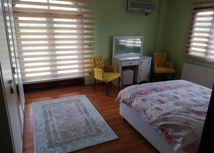 Manzarali Havuzlu 特拉布宗