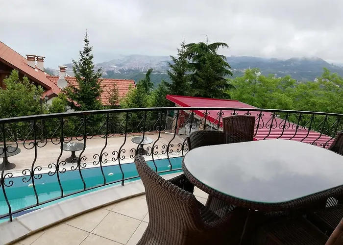 Manzarali Havuzlu Trabzon