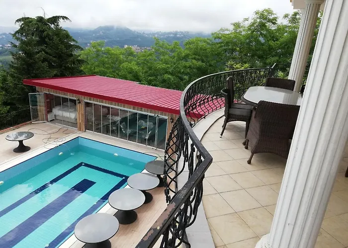 Manzarali Havuzlu Trabzon