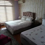 Manzarali Havuzlu Villa *