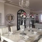 Manzarali Havuzlu Τραμπζόν