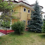 Manzarali Havuzlu