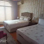 Manzarali Havuzlu Βίλα *