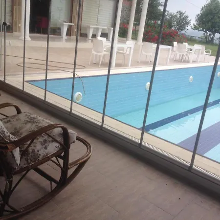 Villa Manzaralı Havuzlu