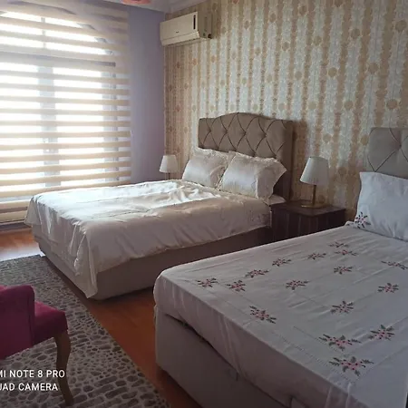 Manzarali Havuzlu Villa *