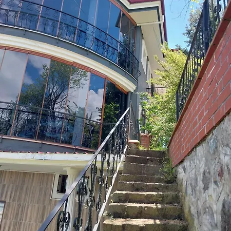 Manzarali Havuzlu Trabzon