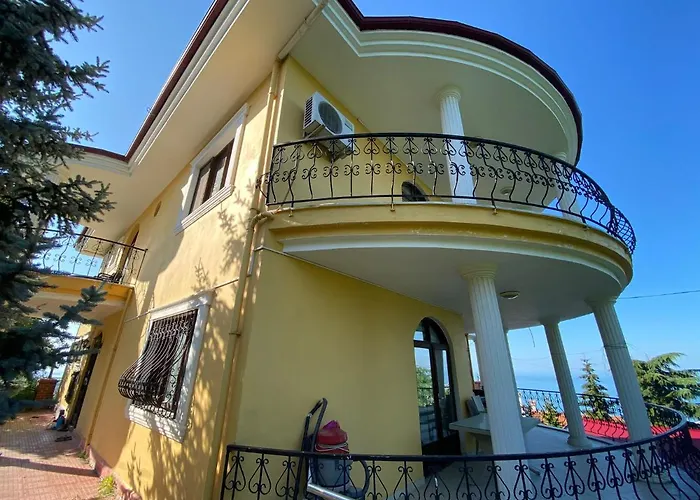 Manzarali Havuzlu Trabzon